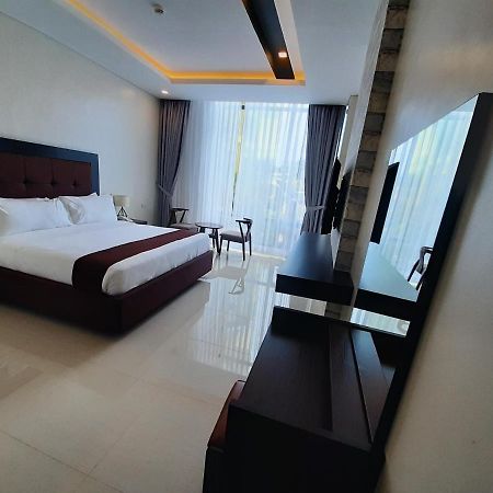 Winrich Hotel Mactan Exterior photo