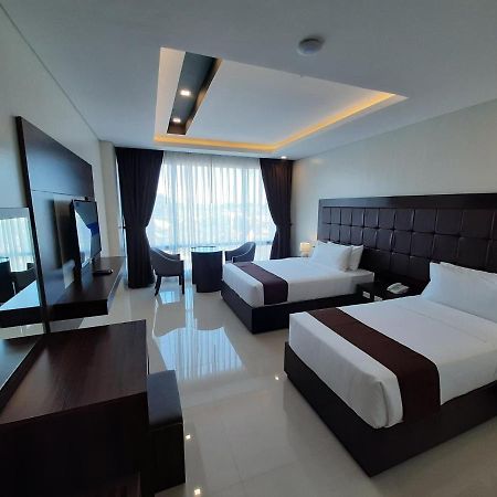 Winrich Hotel Mactan Exterior photo