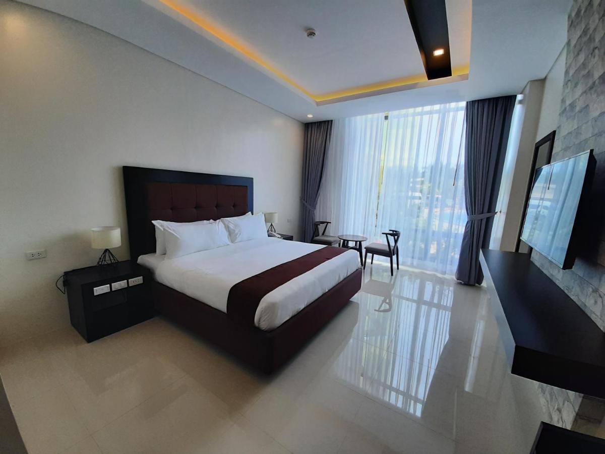 Winrich Hotel Mactan Exterior photo