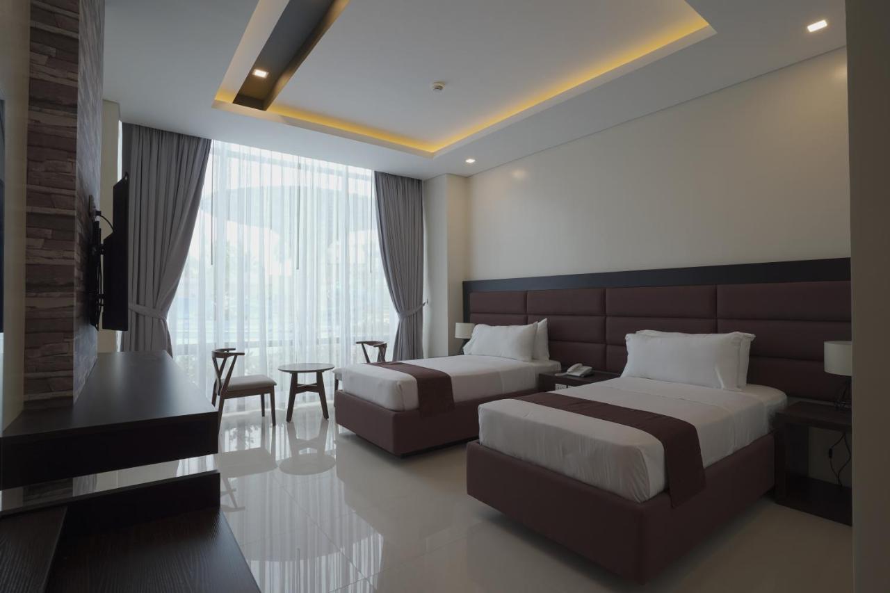 Winrich Hotel Mactan Exterior photo