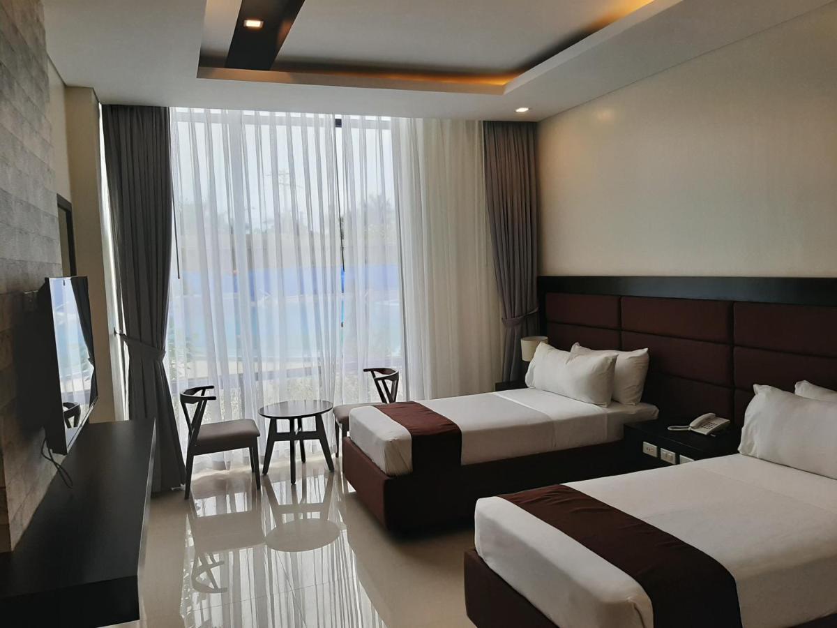 Winrich Hotel Mactan Exterior photo
