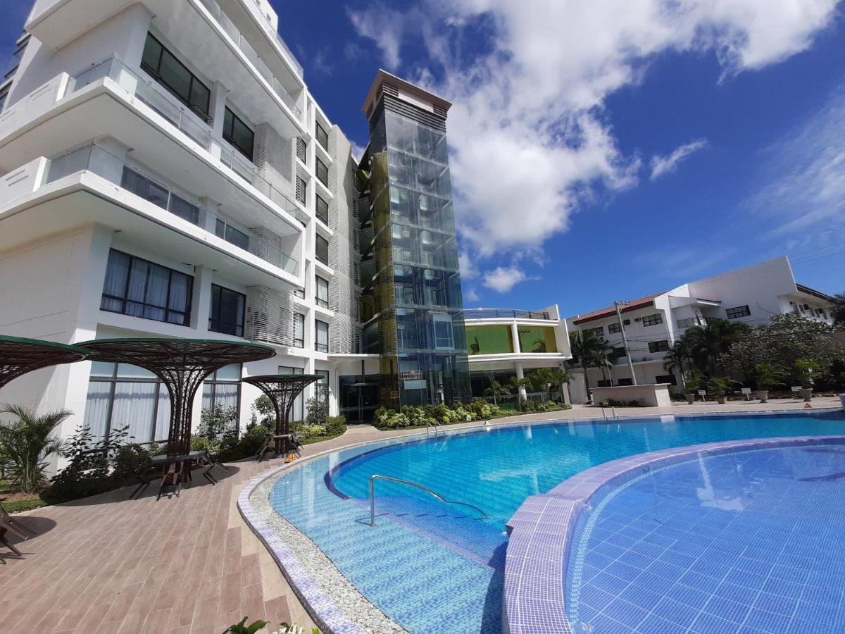 Winrich Hotel Mactan Exterior photo